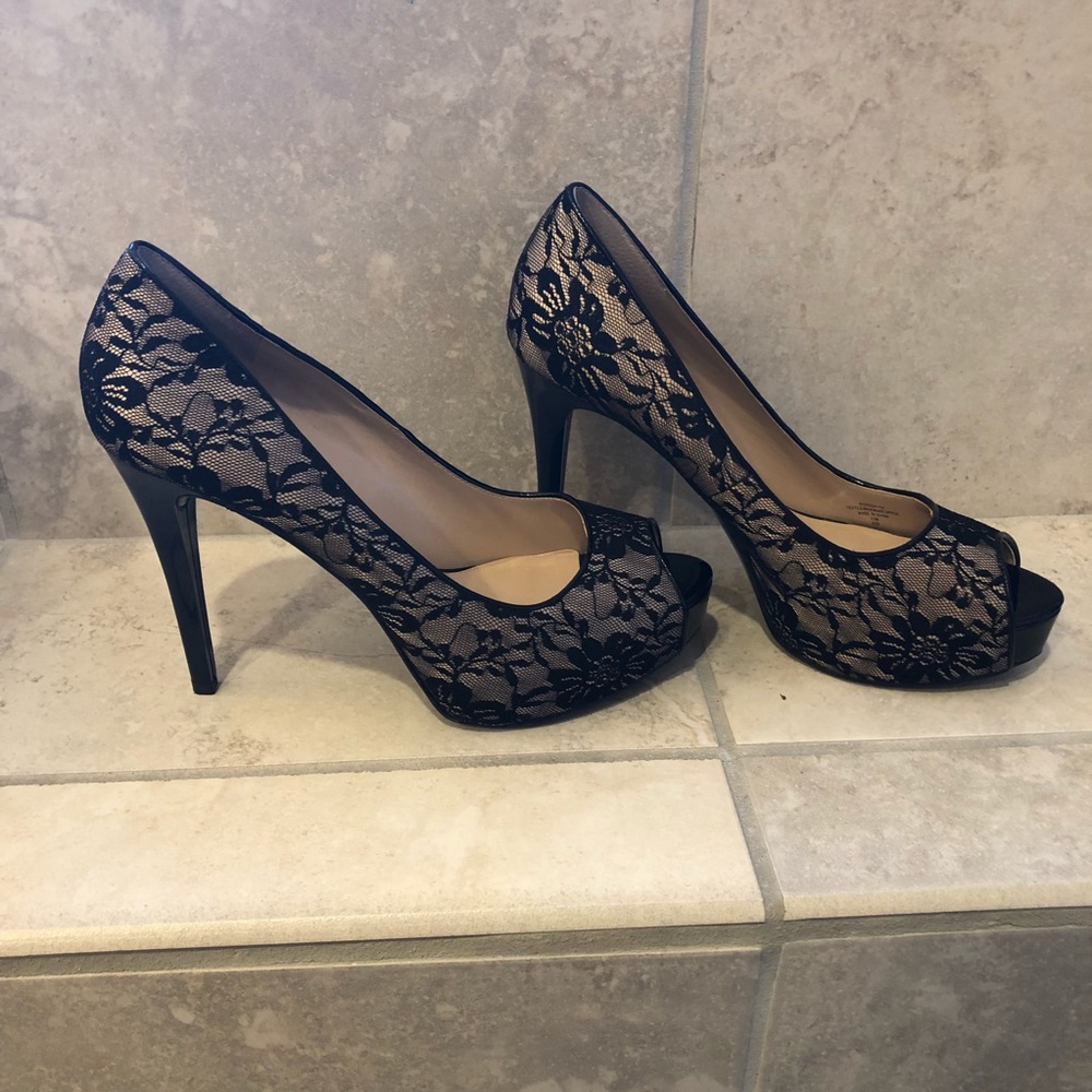 Make offer like new, Guess lace heels w/platform
